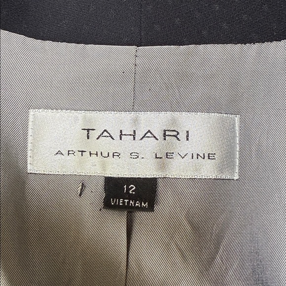 Tahari Arthur S Levine Womens Black Blazer Size 12 Classic 3 Button Workwear - Picture 8 of 9